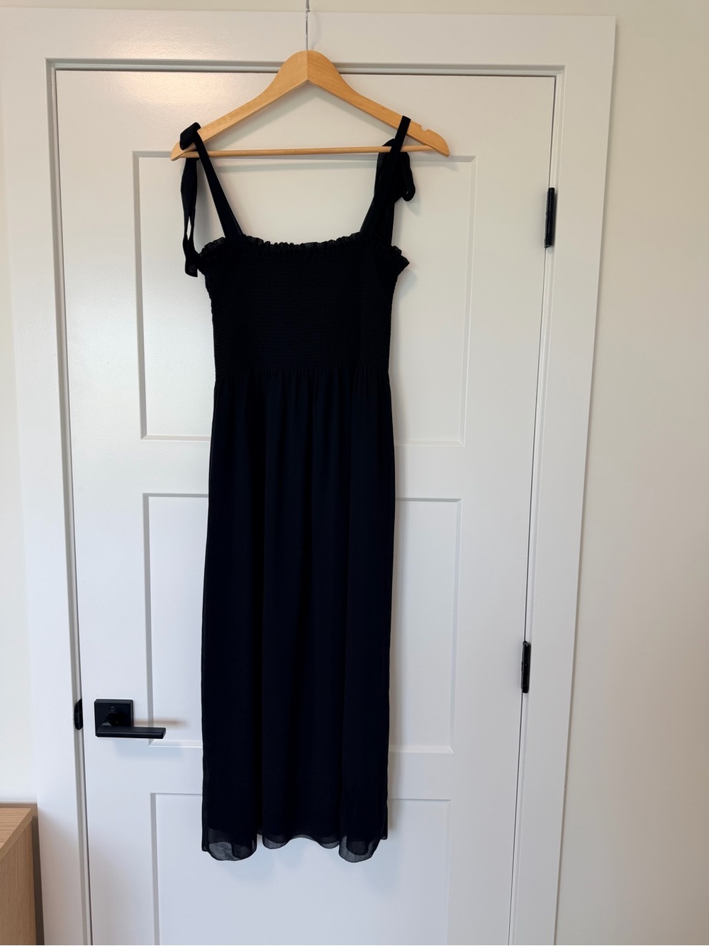 Wilfred Black Tie-Shoulder Smocked Midi Dress - Picture 2 of 3